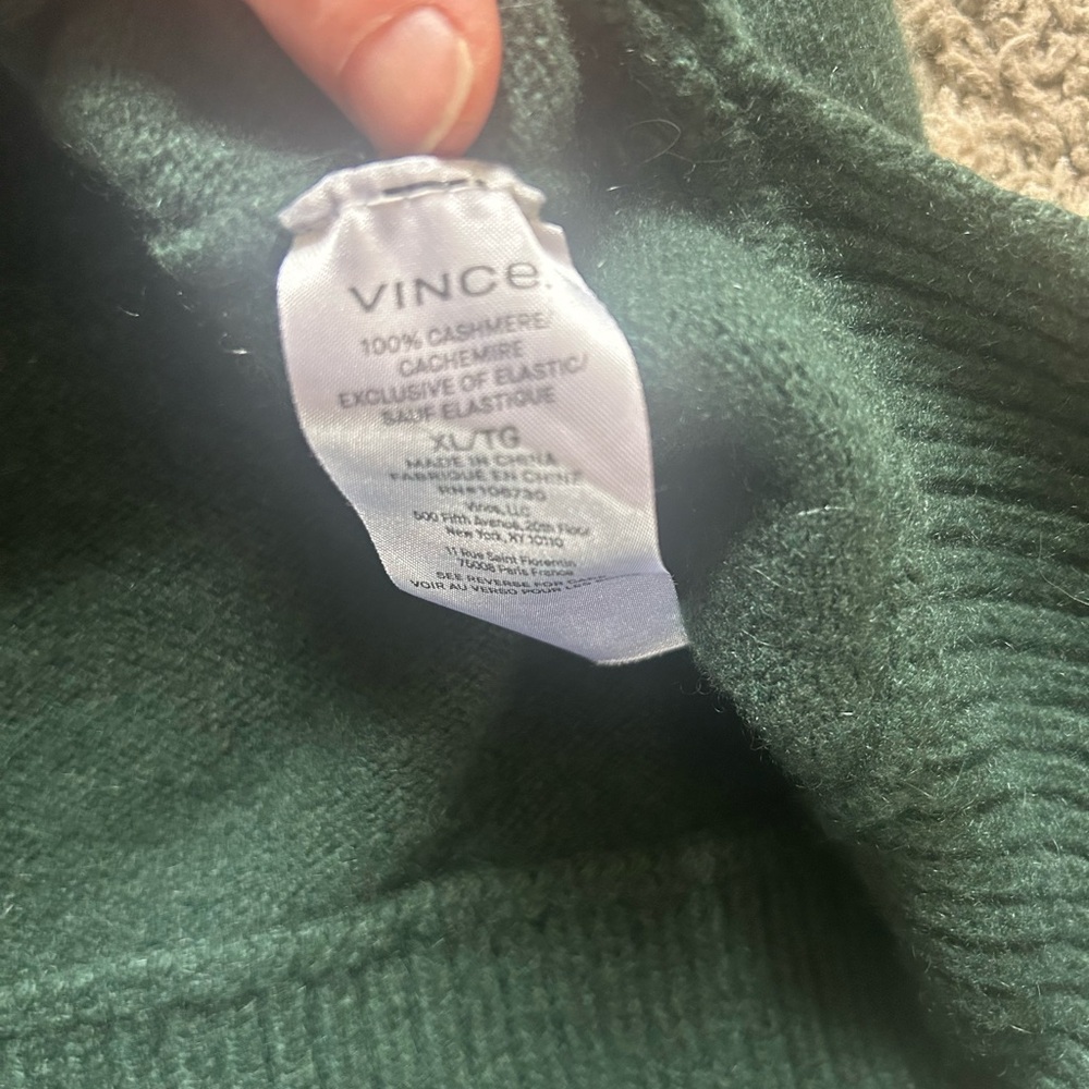 VINCE SIDE SLIT 100% CASHMERE TURTLENECK SWEATER  in DARK PINE COLOR  sz Xl - Picture 5 of 7